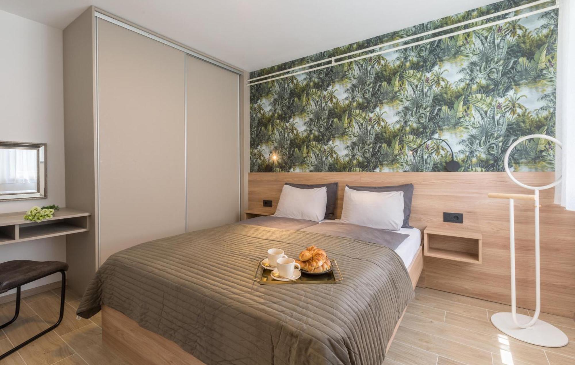 1 Bedroom Beautiful Apartment In โปเรช ภายนอก รูปภาพ